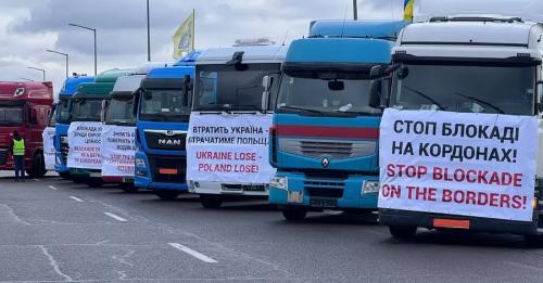 На кордоні з Польщею українські перевізники розпочали акцію протесту