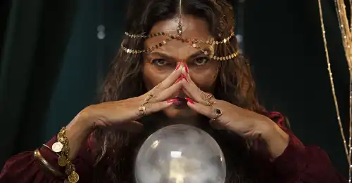 Політики й чари: до знахарів звертаються за владою, везінням та усуненням суперників.