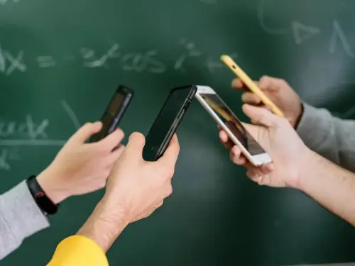 Очільник освіти прокоментував щодо обмеження смартфонів у школі.