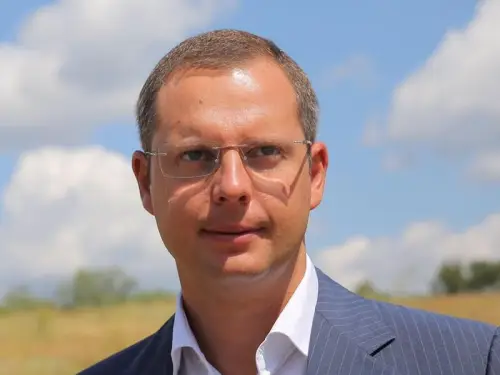 Правоохоронні органи розшукують колишнього заступника голови ОП Шурму та його родича