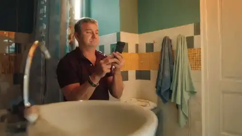 Загорталися. Смартфон в клозеті: прямуємо до лікаря-проктолога