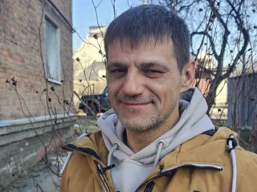 Крига тріснула, помітив дитину, вигукнув: “Тримайся”. Біженцем, що зазнав тортур&hellip;