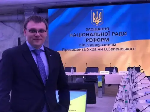 Кривонос з НАБУ у 2009-му фіктивно усиновив дитину, щоб обійти…