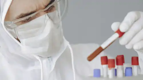 Гени визначають половину долі. Не варто нехтувати собою.