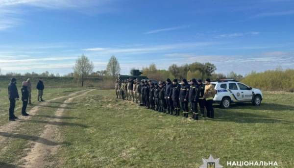 На Рівненщині вже тиждень розшукують зниклого чотирирічного малюка.