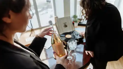 Зірвавшись з гачка: як напруга штовхає до випивки