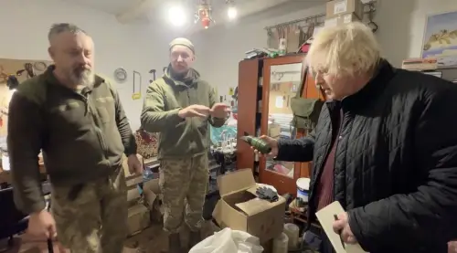 Джонсон непомітно побував на передовій в Україні. Знімки