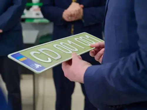 В Україні з’являться авто з номерними знаками кольору оливи. Яке&hellip;