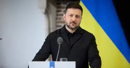 Перекладач Зеленського в Нідерландах потрапив у незручну ситуацію через увімкнений мікрофон