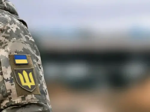 У Вінниці: Двох службовців військкомату поранено при огляді документів