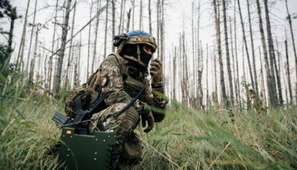 Воїни “Лютих” стерли російський прапор, встановлений окупантами з БПЛА у&hellip;