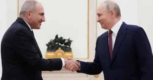 Обмеження на коньяк, квіти та воду: як Росія прагне покарати Вірменію за повернення до Європейського Союзу