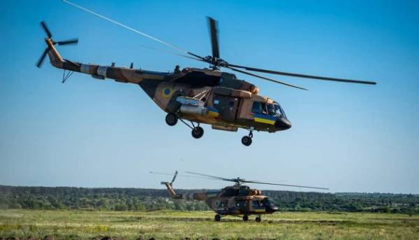 Генштаб оприлюднив кадри тренувань українських пілотів гелікоптерів у Великій Британії.