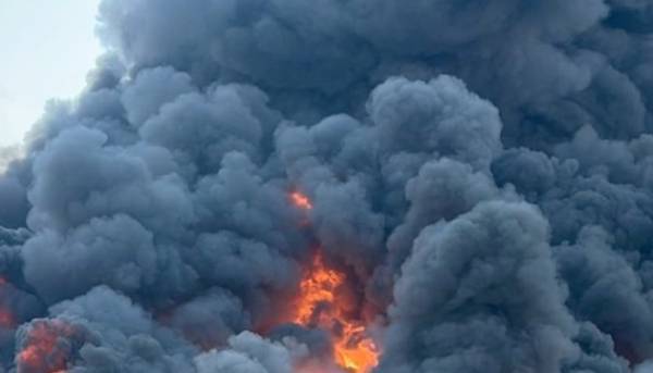 Оборонці влучили в російські нафтопереробний завод “Лукойл” і нафтоперекачувальну базу…