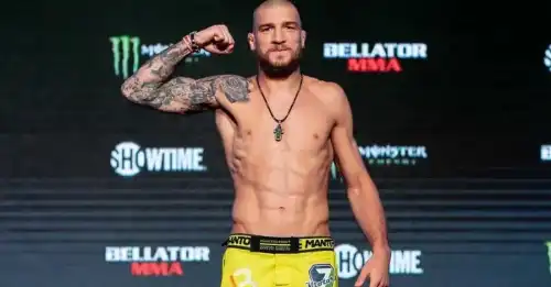 Ярослав Амосов з України святкує другу звитягу в UFC.