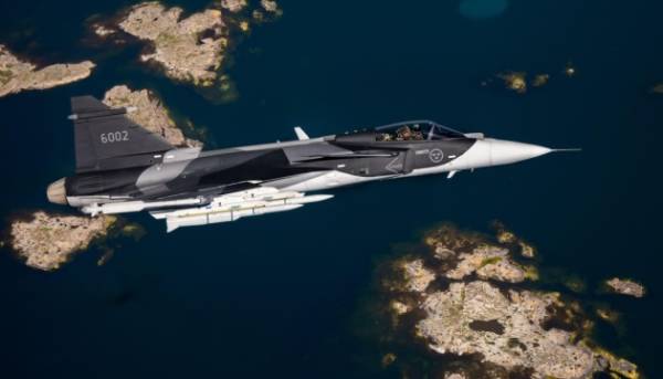 Українські авіатори тренуються на Gripen, – очільник Міноборони Швеції