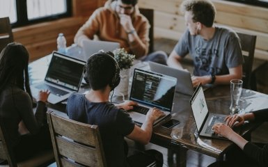 Штучний інтелект виявився недобрим до молоді, підриваючи їхні основні вміння.