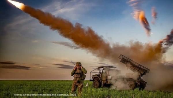 З початку доби російські війська здійснили 28 нападів на фронті.