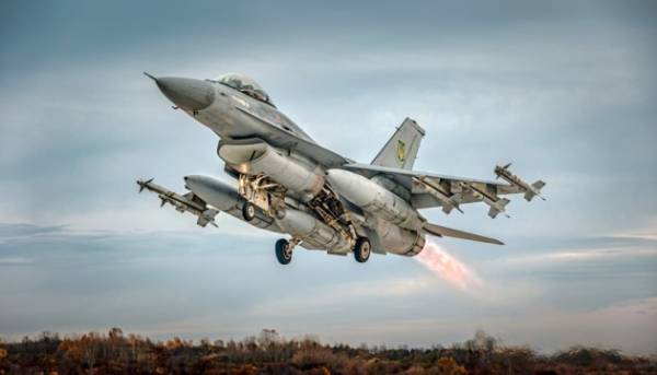Український винищувач F-16 вперше знищив російський літак – американський генерал