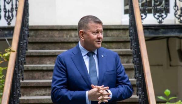 Залужний: Новому головнокомандувачу буде нелегко, але ніколи не буде соромно