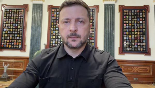 Цієї ночі існує висока ймовірність масованої атаки з боку Росії, як зазначив Зеленський.
