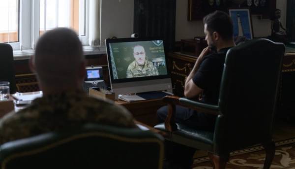 Зеленський отримав звіт від командира оперативного командування «Схід».