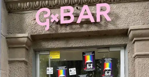 У столиці невідомі особи залишили відрізані свинячі голови біля закладу…