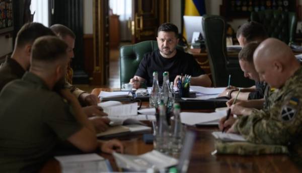 Зеленський затвердив стратегію операцій на великі відстані та перелік ключових…