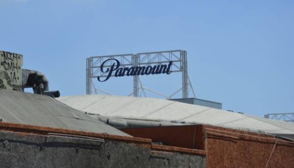 Американський суд призупинив об’єднання Paramount та Warner Bros.