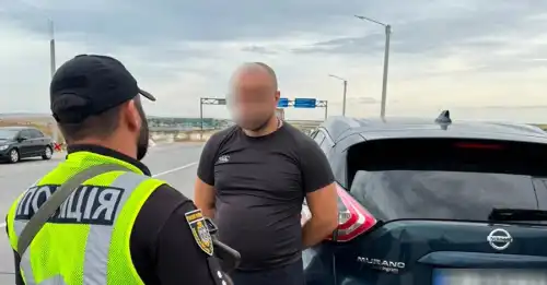Правоохоронці розшукують водія Nissan, котрий, ймовірно, спричинив аварію на Миколаївщині.