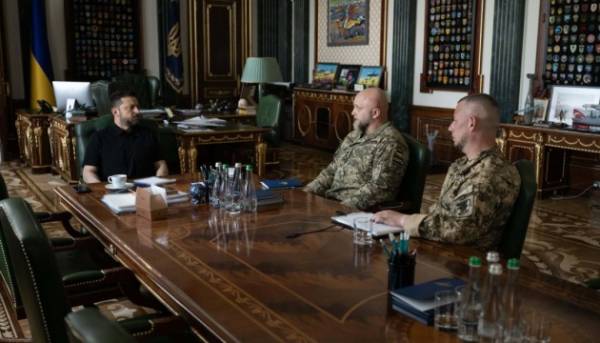 Зеленський провів нараду з керівництвом ЗСУ щодо обстановки на передовій та забезпеченні військових