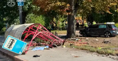 Винуватцю трагічної аварії, який врізався в зупинку в Києві, повідомили&hellip;