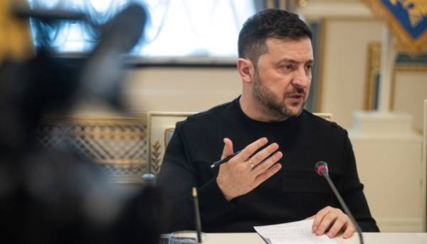 Україна навчиться воювати з Росією – Зеленський