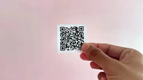 Ентузіаст роздрукував MP3-пісню на папері у формі 8 QR-кодів, скоротивши її в 1000 разів.