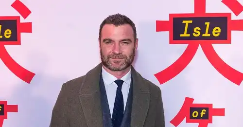 Лієв Шрайбер, актор і посланець UNITED24, відвідав місце російського обстрілу в Києві.
