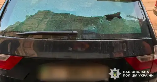 У столиці громадянин відкрив стрілянину по BMW після конфлікту з керманичем.