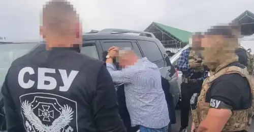 Служба безпеки України виявила колишнього народного депутата, який за 10 тисяч доларів США організовував ухилення від військової служби.