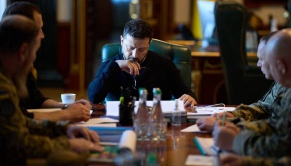 Зеленський оголосив про зміни в командуванні армії: Деякі рішення вже ухвалені