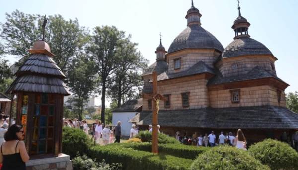 Церква-пам’ятка ЮНЕСКО у Жовкві відновила свою роботу після реставрації.
