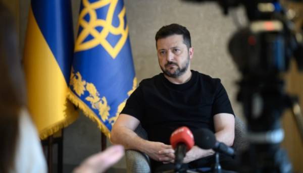 Зеленський: Росія направила три ешелони систем протиповітряної оборони до околиць Москви для захисту.