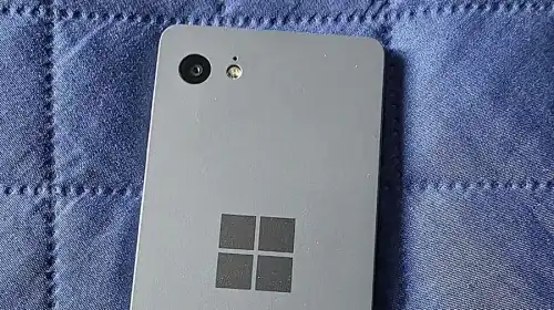Microsoft розробила власний Windows Phone ще до того, як купила Nokia – фотографії та відео