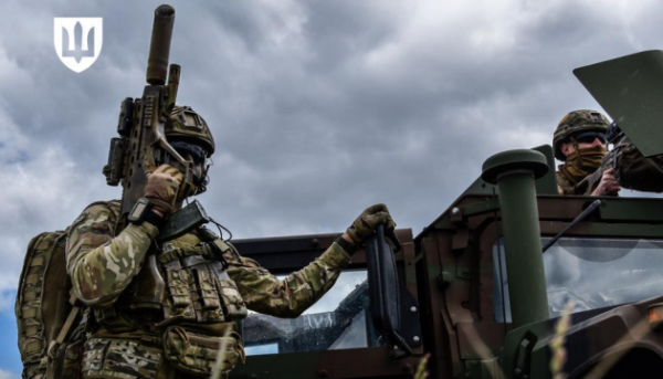 Сили спеціальних операцій на одному з напрямків бойових дій захопили в полон трьох російських військових.