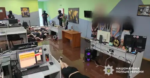 В українських містах знешкоджено близько ста шахрайських кол-центрів