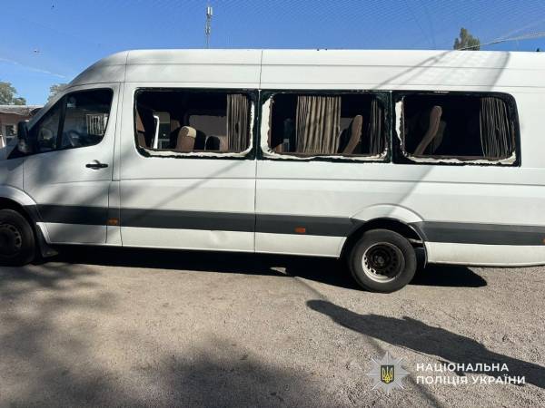 Безпілотник атакував автобус на Нікопольщині: є жертви та постраждалі