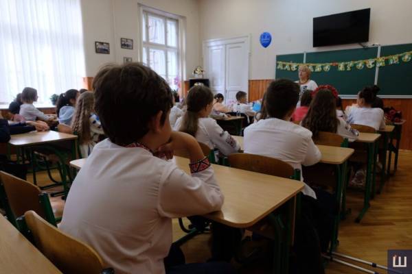 Чернівецькі школи закрили частину вакансій, але вчителі іноземних мов та асистенти досі потрібні