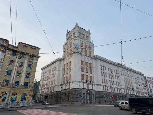 Місцева влада чи військова адміністрація: хто господар міста?