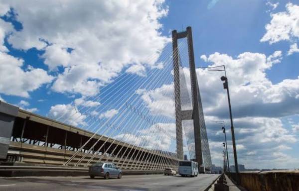 Київські мости: оновлені правила проїзду під час тривог